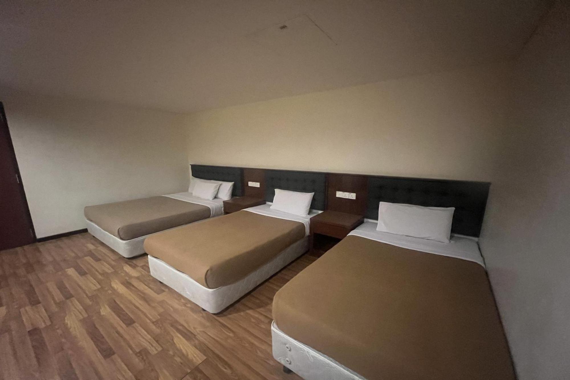 Iris House Hotel ブリンチャン エクステリア 写真