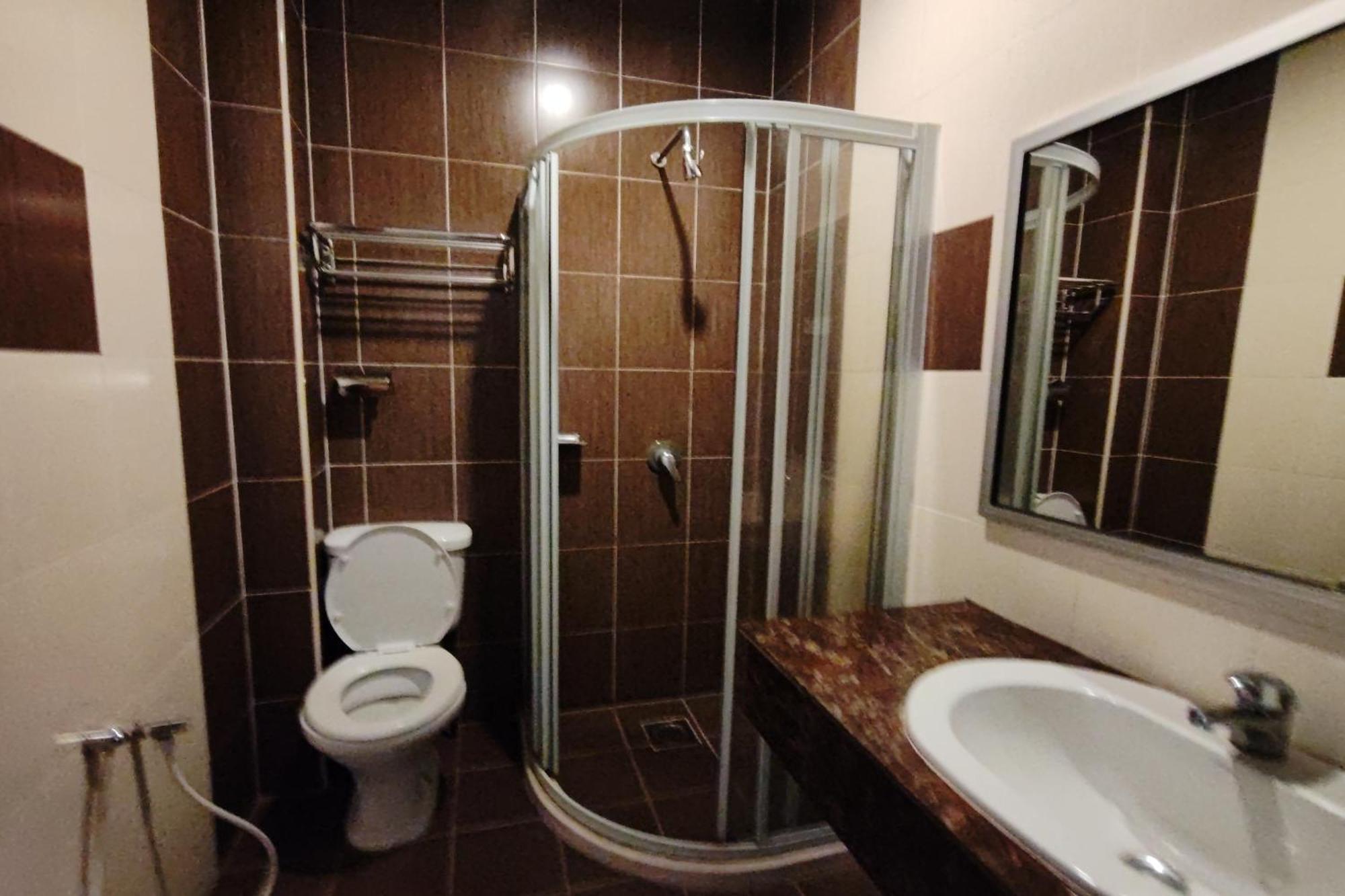 Iris House Hotel ブリンチャン エクステリア 写真