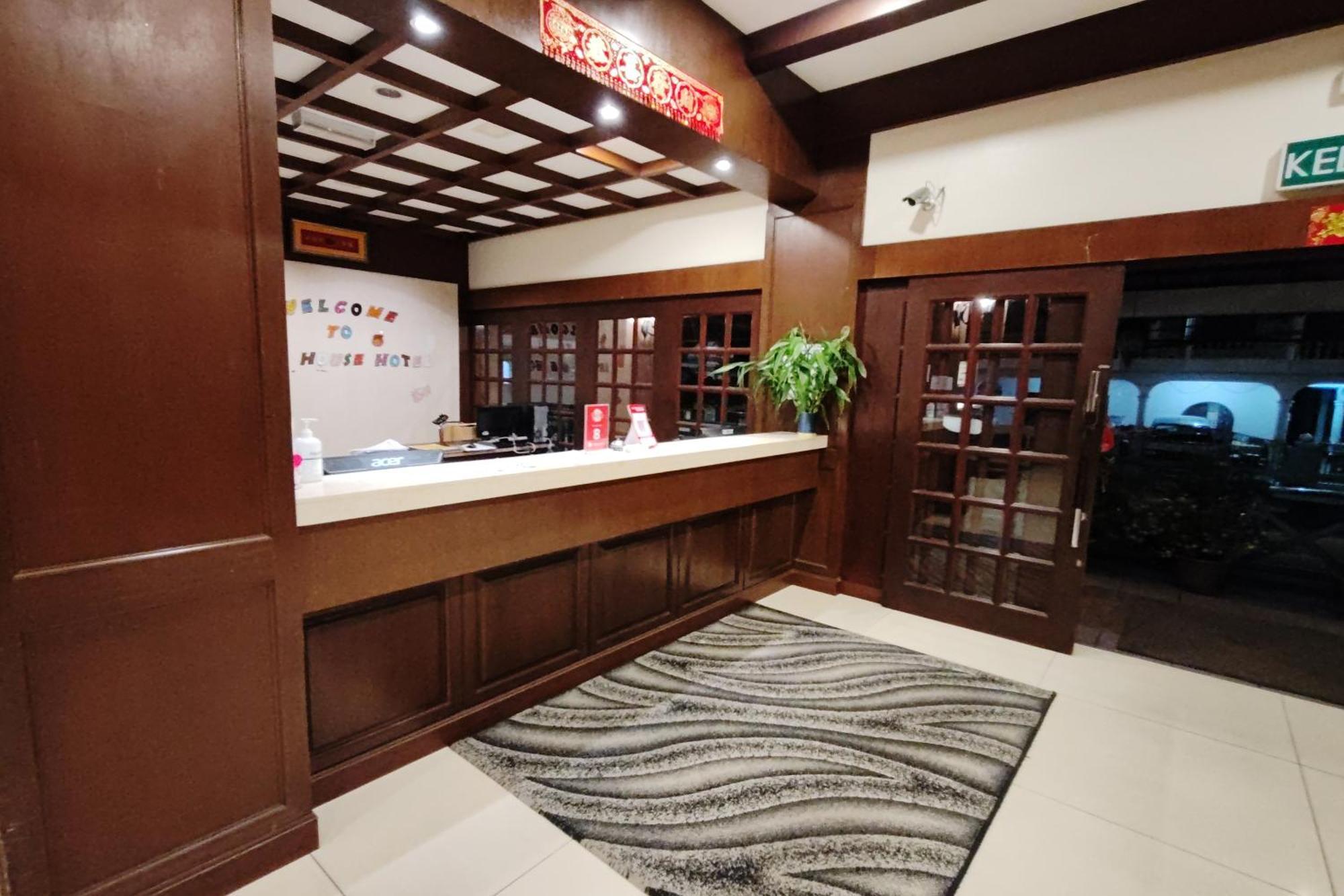 Iris House Hotel ブリンチャン エクステリア 写真